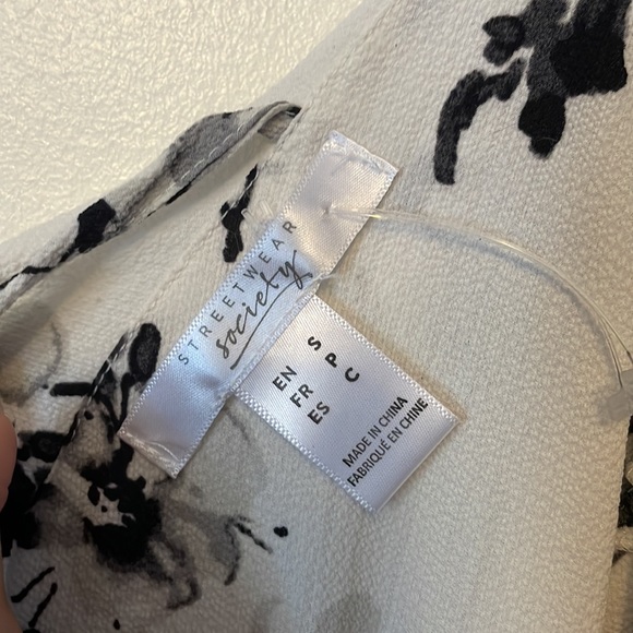 Streetwear Society Maxi Dress - Picture 2 of 6